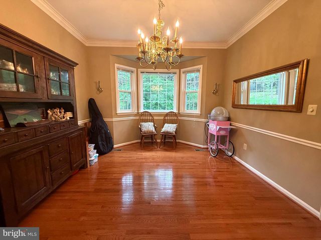 10004 MANOR PL, Fairfax, VA 22032