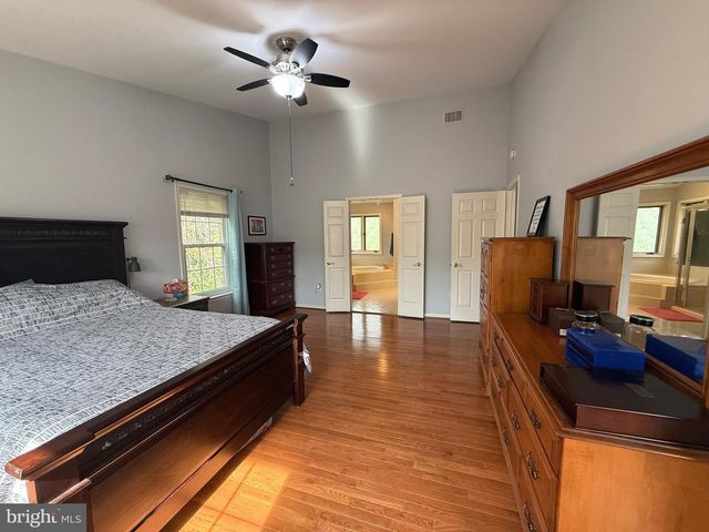 10004 MANOR PL, Fairfax, VA 22032