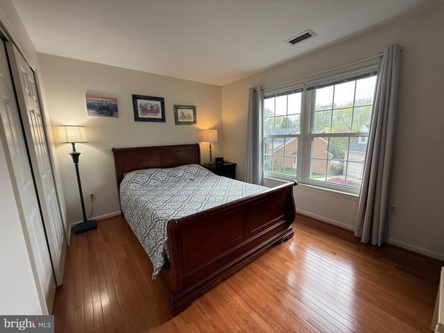 10004 MANOR PL, Fairfax, VA 22032
