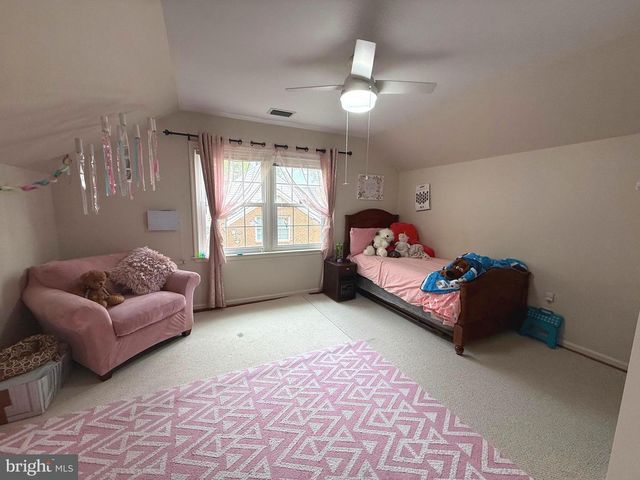 10004 MANOR PL, Fairfax, VA 22032