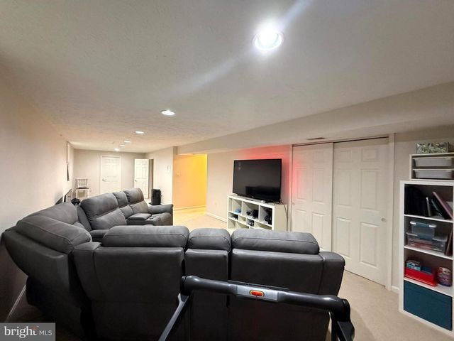 10004 MANOR PL, Fairfax, VA 22032