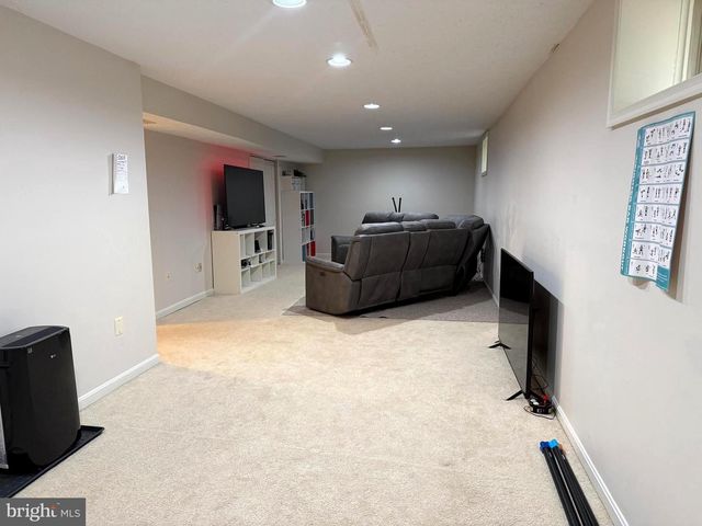 10004 MANOR PL, Fairfax, VA 22032