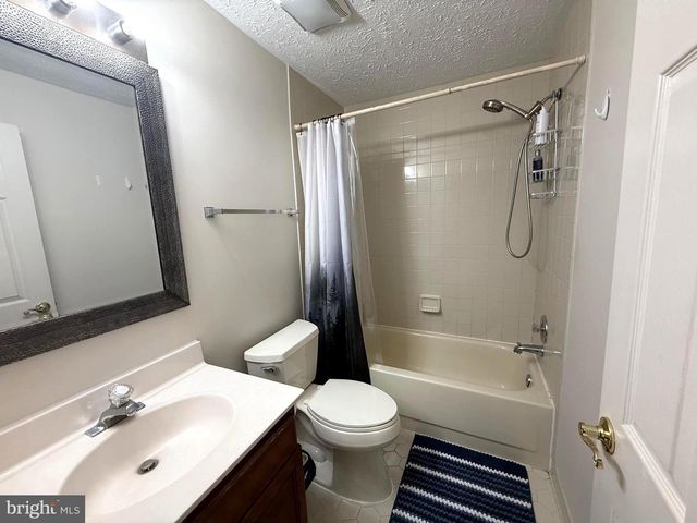 10004 MANOR PL, Fairfax, VA 22032