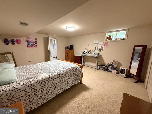 10004 MANOR PL, Fairfax, VA 22032