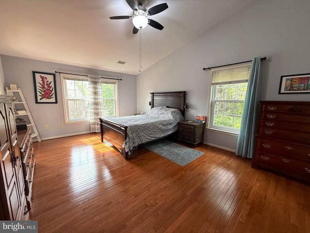 10004 MANOR PL, Fairfax, VA 22032