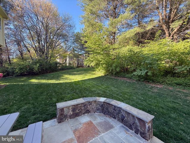 10004 MANOR PL, Fairfax, VA 22032