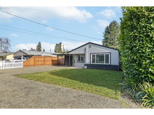 169 W HAZEL St, Roseburg, OR 97471