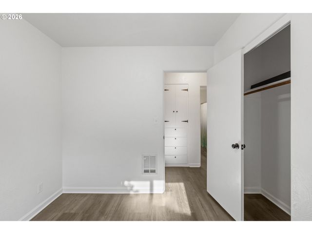 169 W HAZEL St, Roseburg, OR 97471