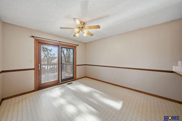 3709 Briarwood Avenue, Lincoln, NE 68516