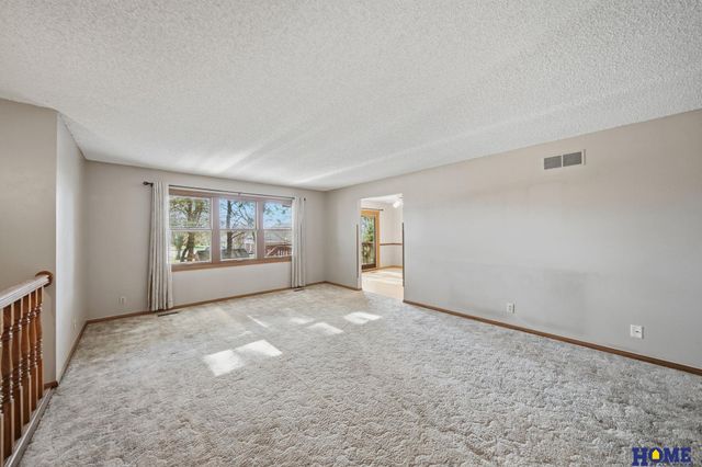 3709 Briarwood Avenue, Lincoln, NE 68516