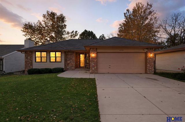 3709 Briarwood Avenue, Lincoln, NE 68516