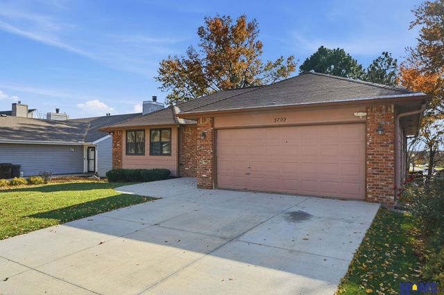 3709 Briarwood Avenue, Lincoln, NE 68516