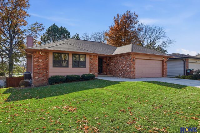 3709 Briarwood Avenue, Lincoln, NE 68516