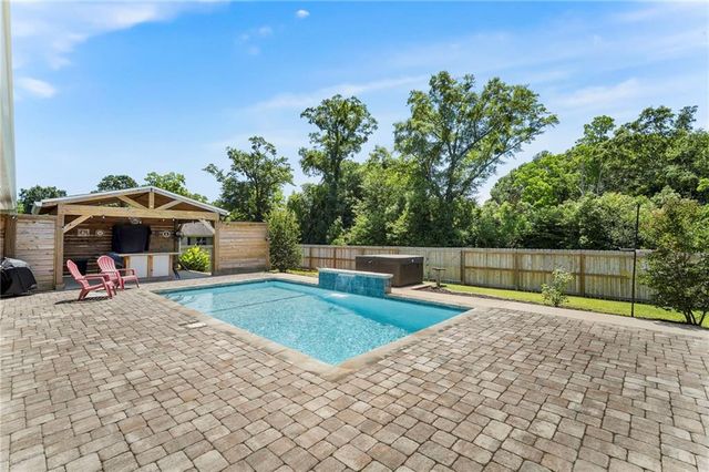 23260 Ridgewood Drive, Robertsdale, AL 36567