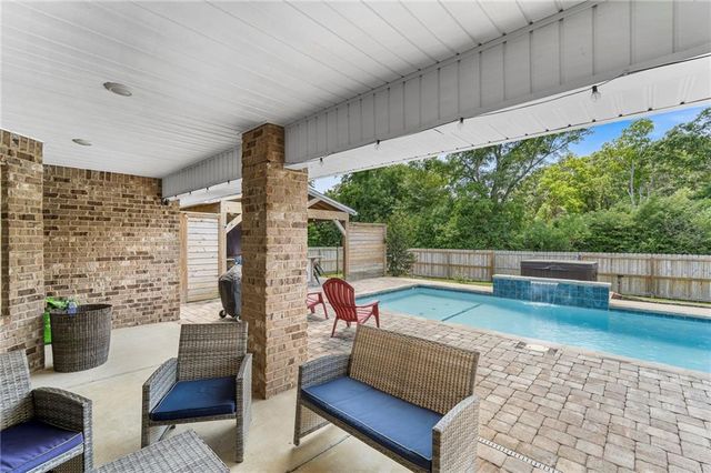 23260 Ridgewood Drive, Robertsdale, AL 36567