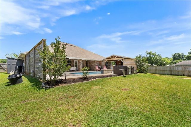 23260 Ridgewood Drive, Robertsdale, AL 36567
