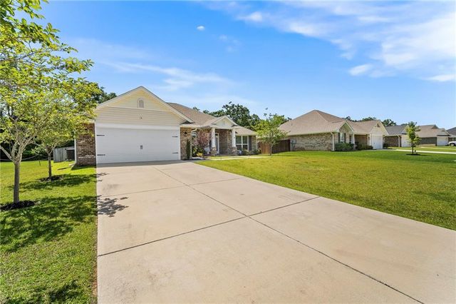 23260 Ridgewood Drive, Robertsdale, AL 36567