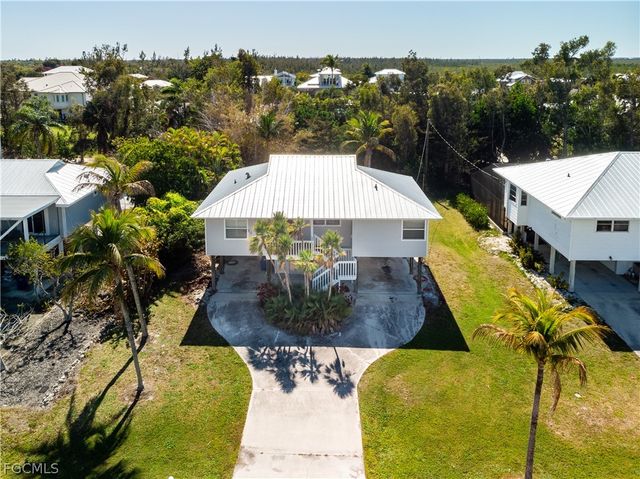 7947 Gabion CT, Bokeelia, FL 33922