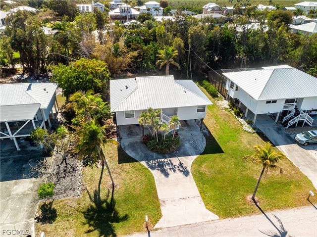 7947 Gabion CT, Bokeelia, FL 33922