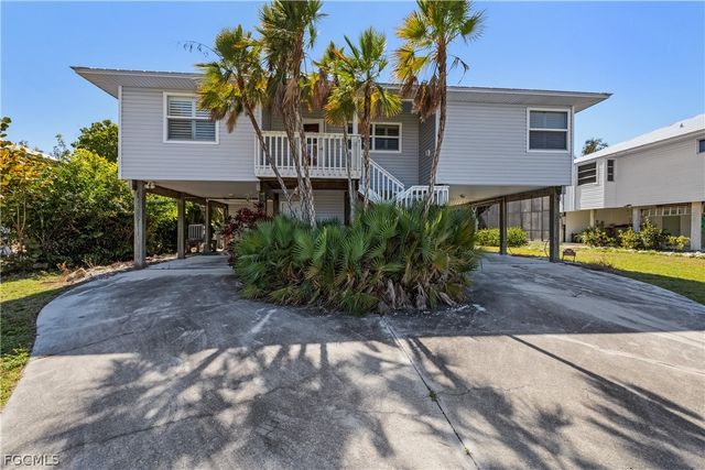 7947 Gabion CT, Bokeelia, FL 33922