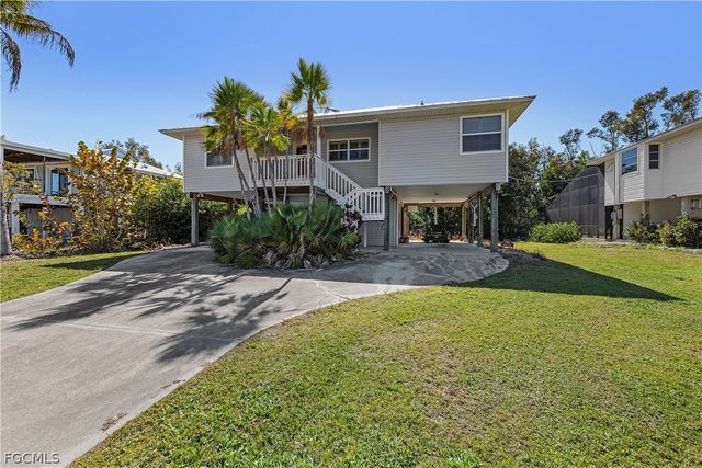 7947 Gabion CT, Bokeelia, FL 33922