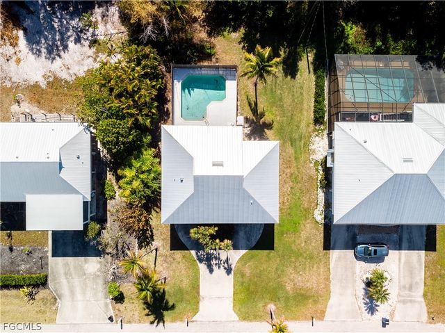 7947 Gabion CT, Bokeelia, FL 33922