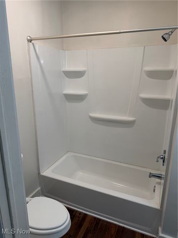 1235 Bellows Street, Akron, OH 44301