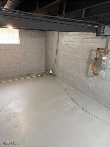 1235 Bellows Street, Akron, OH 44301