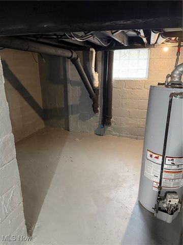 1235 Bellows Street, Akron, OH 44301