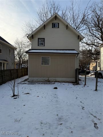 1235 Bellows Street, Akron, OH 44301