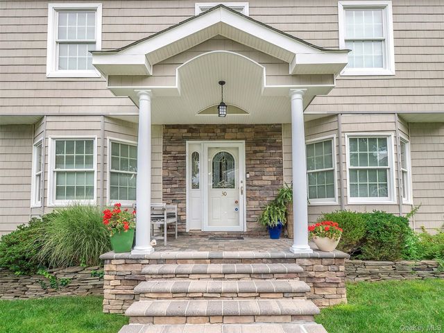30 Waverly Street, Glen Head, NY 11545