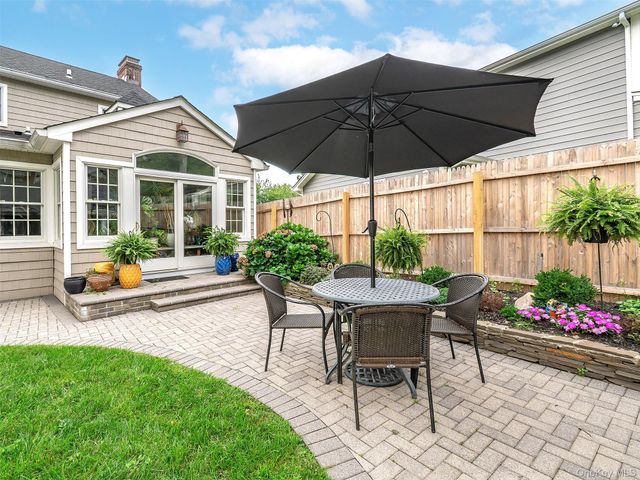 30 Waverly Street, Glen Head, NY 11545