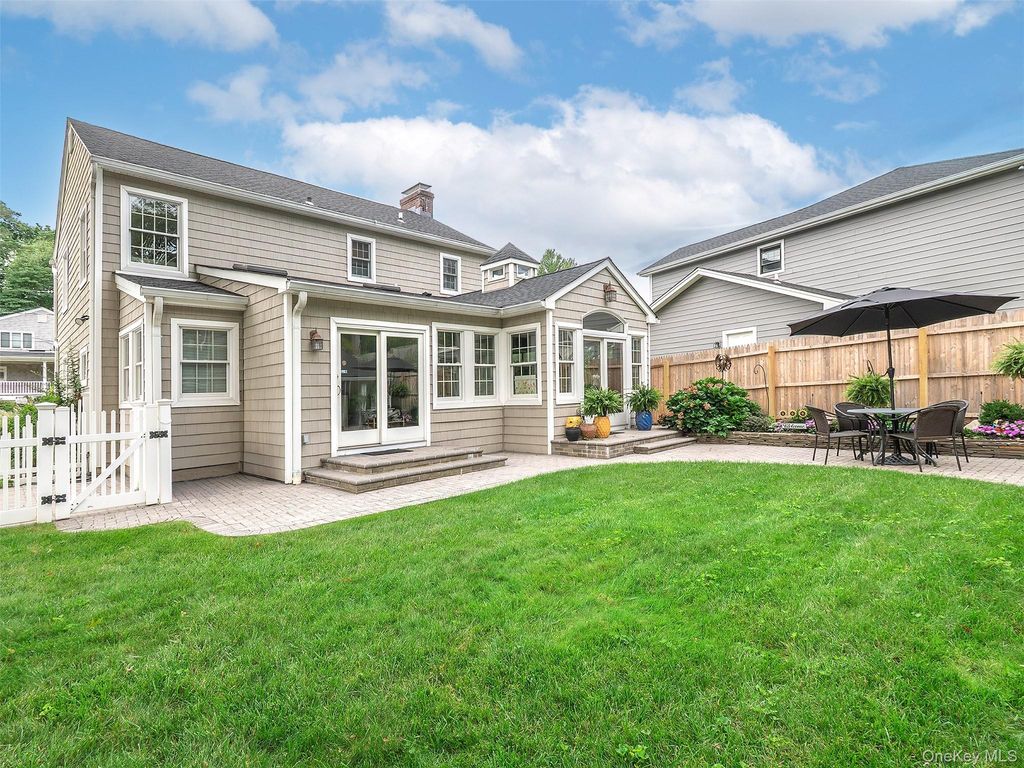30 Waverly Street, Glen Head, NY 11545 — photo 4