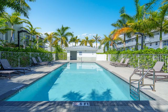 405 NE 35TH Court 2, Oakland Park, FL 33334