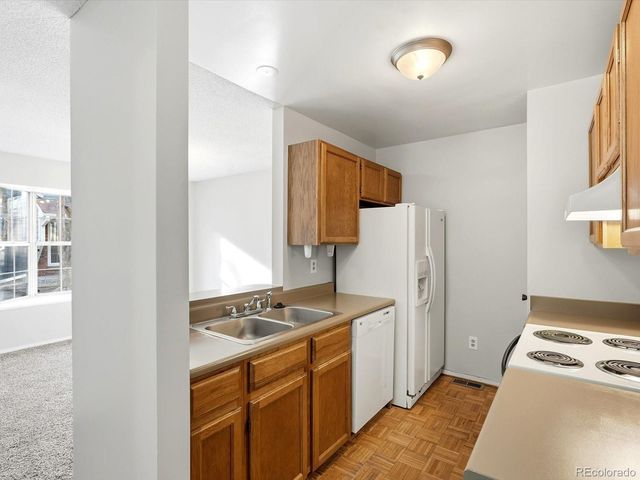 1930 S Balsam Street, Lakewood, CO 80227