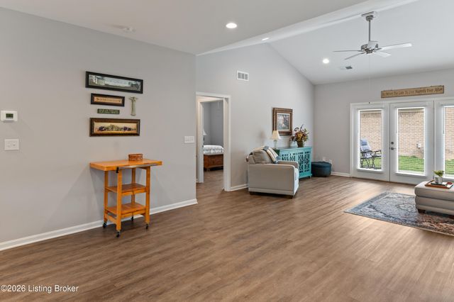 8501 Blum Farm Way, Louisville, KY 40291