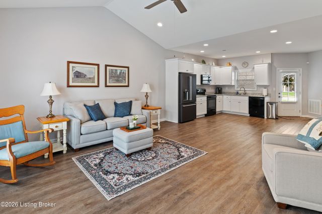 8501 Blum Farm Way, Louisville, KY 40291