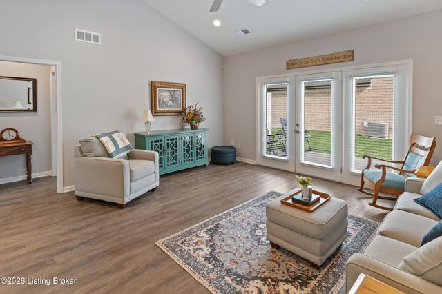 8501 Blum Farm Way, Louisville, KY 40291