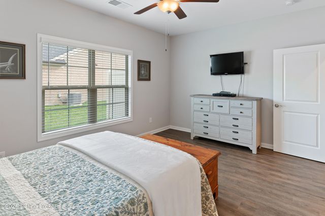 8501 Blum Farm Way, Louisville, KY 40291