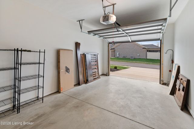 8501 Blum Farm Way, Louisville, KY 40291