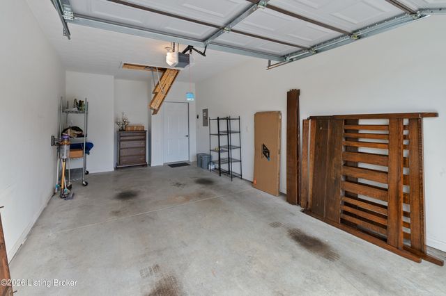 8501 Blum Farm Way, Louisville, KY 40291