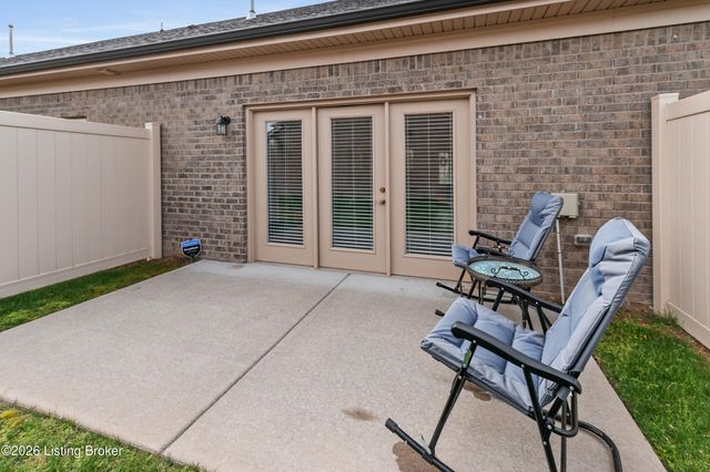 8501 Blum Farm Way, Louisville, KY 40291