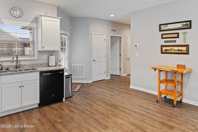 8501 Blum Farm Way, Louisville, KY 40291