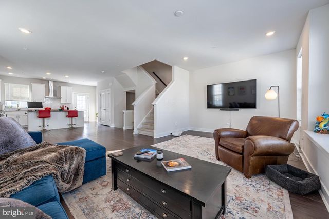 232 RED LEAF LN, Exton, PA 19341