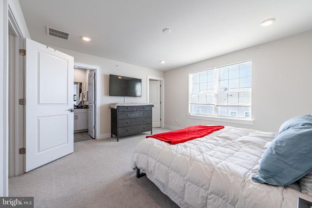 232 RED LEAF LN, Exton, PA 19341