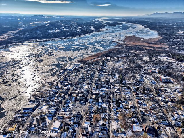 52 N Franklin Street, Athens, NY 12015