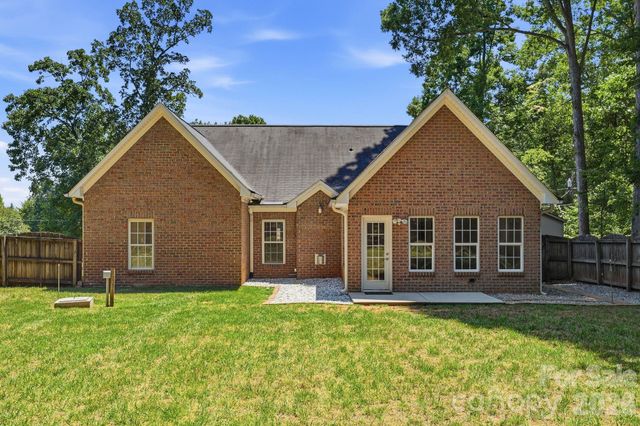 139 Spicewood Circle, Troutman, NC 28166