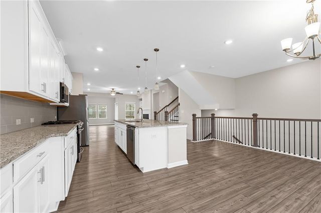 2247 Pink Hawthorn Dr, Buford, GA 30518