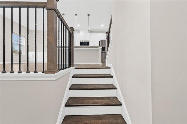 2247 Pink Hawthorn Dr, Buford, GA 30518