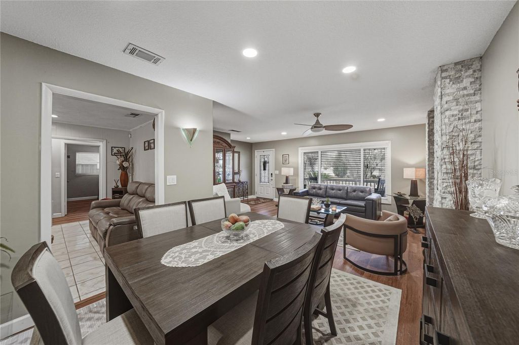 Image 19 of property listing at 405 LAKE NED ROAD, Winter Haven, FL 33884